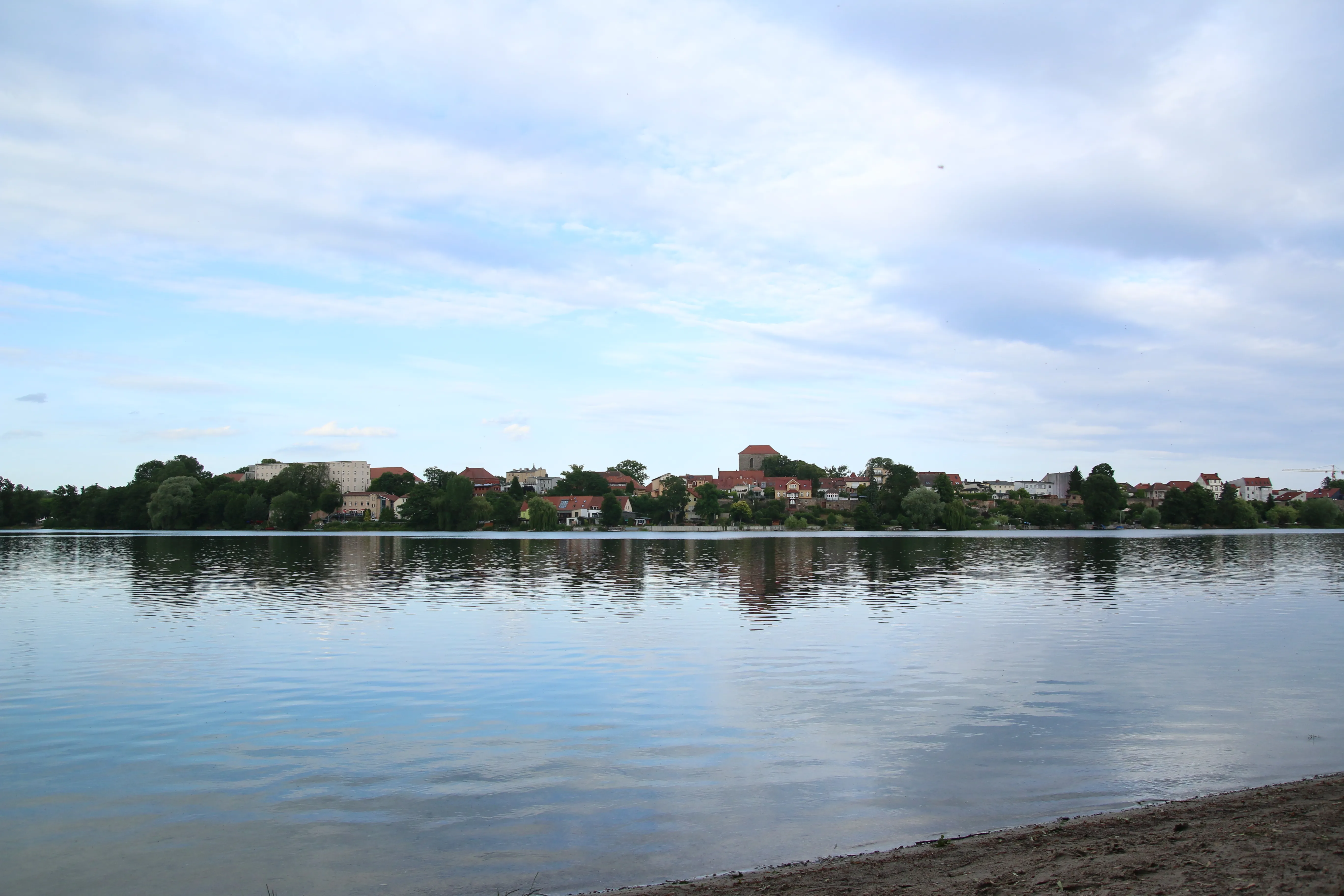 Foto vom Straussee mit Altstadt Panorama